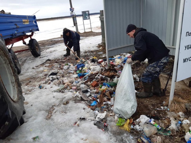 Пять тонн мусора за неделю: сотрудники Парка провели субботник на Унской губе