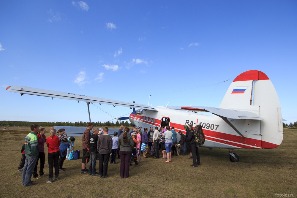 Самолет АН_2 - единственное средство, на котором можно добраться до деревень Онежского полуострова
Фото Ильи Бармина
