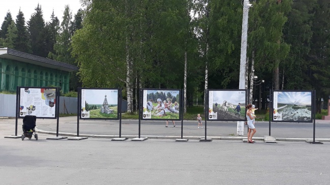 Центральную площадь Мирного украсили фотографии Кенозерья и Онежского Поморья 