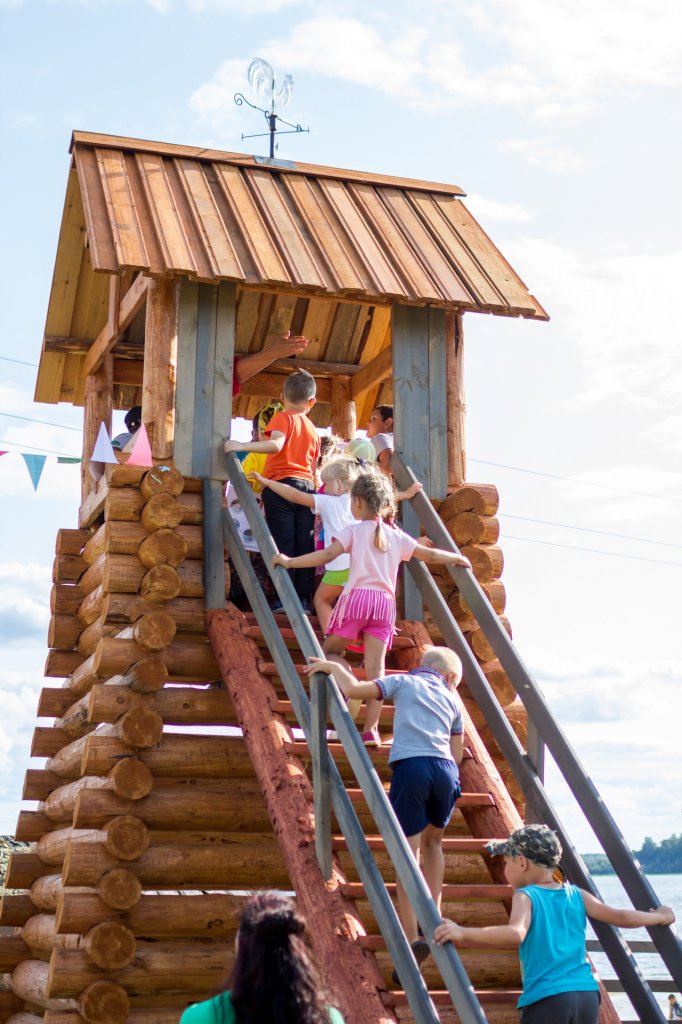 Открытие детской площадки в Усть-Поче. Фото Евгения Мазилова (2).jpg